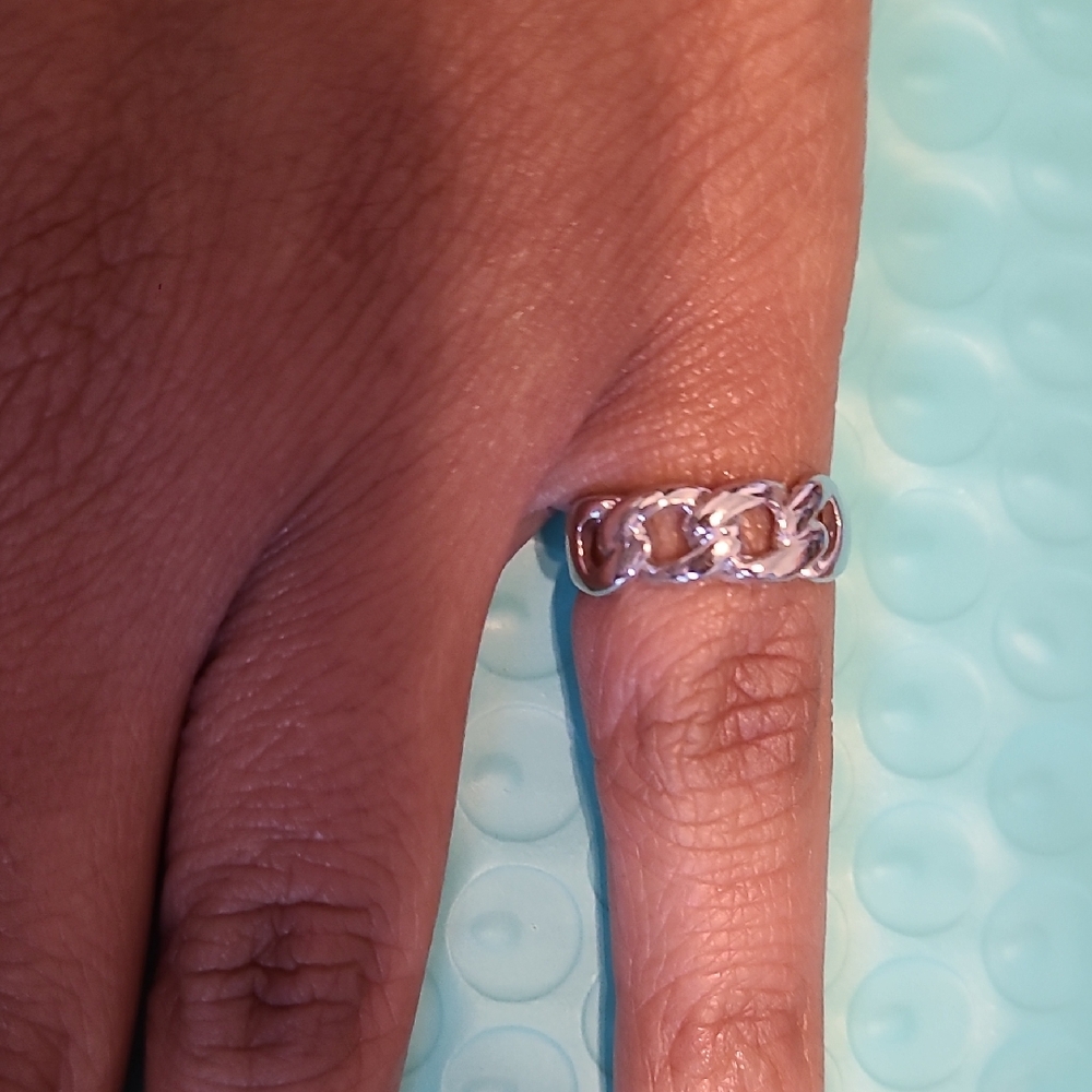 Elegant Silver Chain Link Ring
